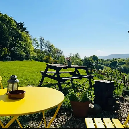 The At Shambala- Now With Sauna Available To Book! Уитби