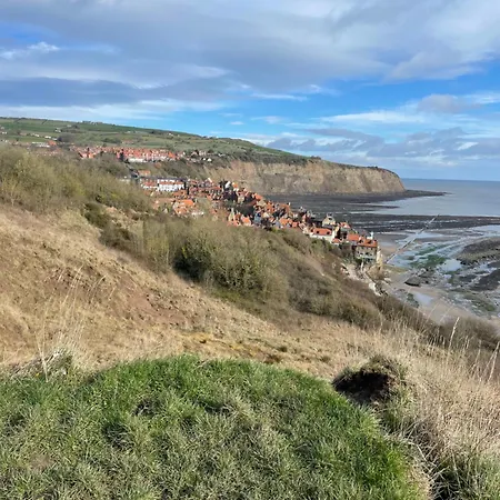 The At Shambala- Now With Sauna Available To Book! Dağ evi Whitby