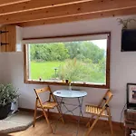 The At Shambala- Now With Sauna Available To Book! Dağ evi *